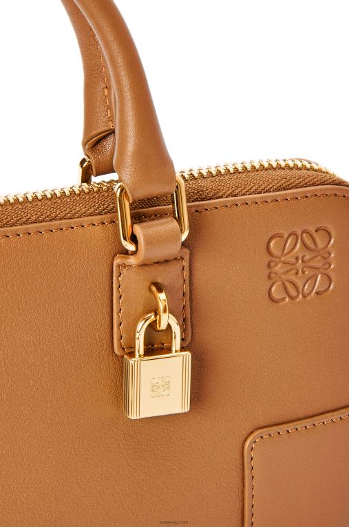 Loewe торбичка Amazona от телешка кожа напа F84B8282 Жени топла пустиня