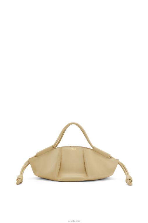 Loewe малка пасео чанта от лъскава телешка кожа напа F84B8350 Жени глина зелена