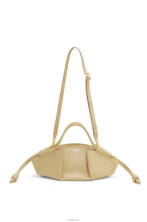 Loewe малка пасео чанта от лъскава телешка кожа напа F84B8350 Жени глина зелена