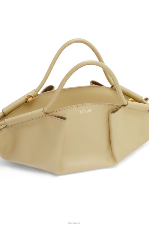 Loewe малка пасео чанта от лъскава телешка кожа напа F84B8350 Жени глина зелена