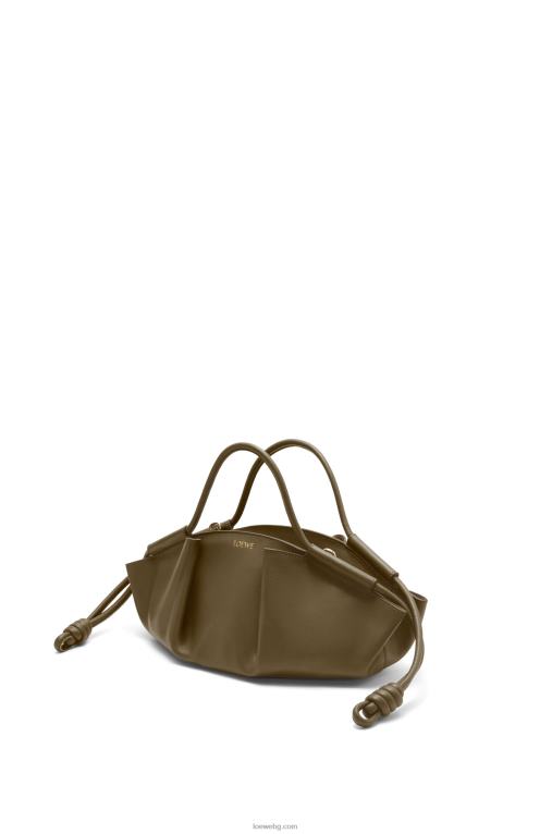 Loewe малка пасео чанта от лъскава телешка кожа напа F84B8353 Жени тъмно каки зелено