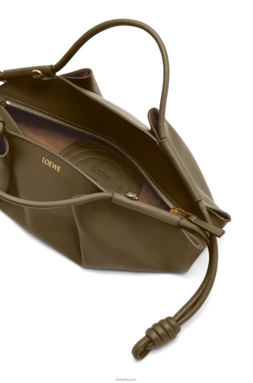 Loewe малка пасео чанта от лъскава телешка кожа напа F84B8353 Жени тъмно каки зелено