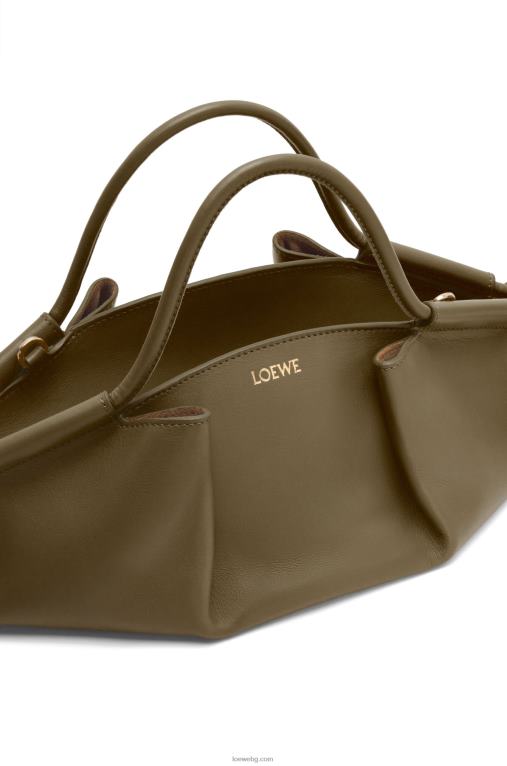 Loewe малка пасео чанта от лъскава телешка кожа напа F84B8353 Жени тъмно каки зелено