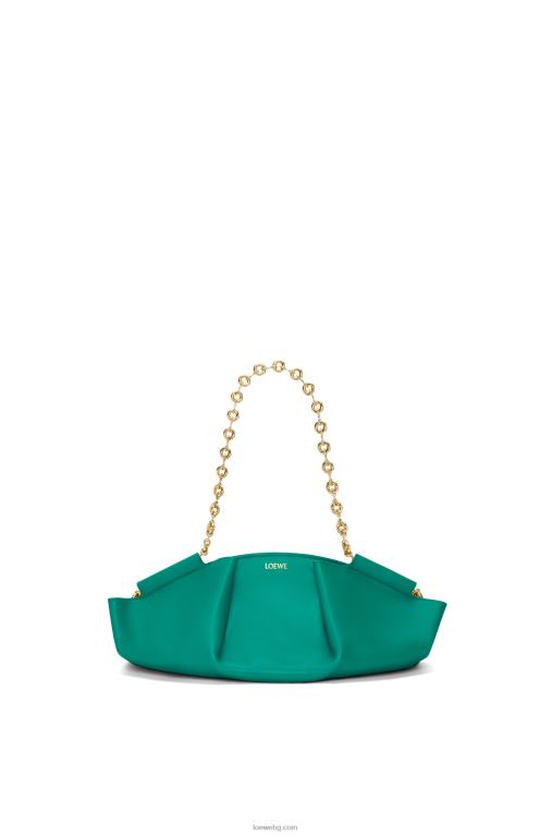 Loewe малка пасео чанта от лъскава телешка кожа напа с верижка F84B8403 Жени изумрудено зелено