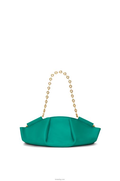 Loewe малка пасео чанта от лъскава телешка кожа напа с верижка F84B8403 Жени изумрудено зелено