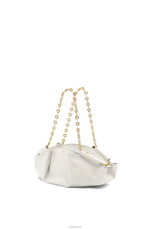 Loewe малка пасео чанта от лъскава телешка кожа напа с верижка F84B8404 Жени меко бяло
