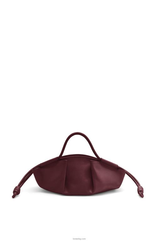 Loewe малка пасео чанта от лъскава телешка кожа напа F84B8414 Жени бордо