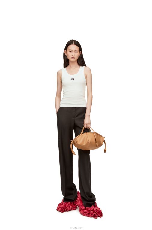 Loewe малка пасео чанта от лъскава телешка кожа напа F84B8418 Жени топла пустиня
