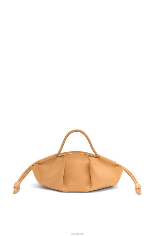 Loewe малка пасео чанта от лъскава телешка кожа напа F84B8418 Жени топла пустиня