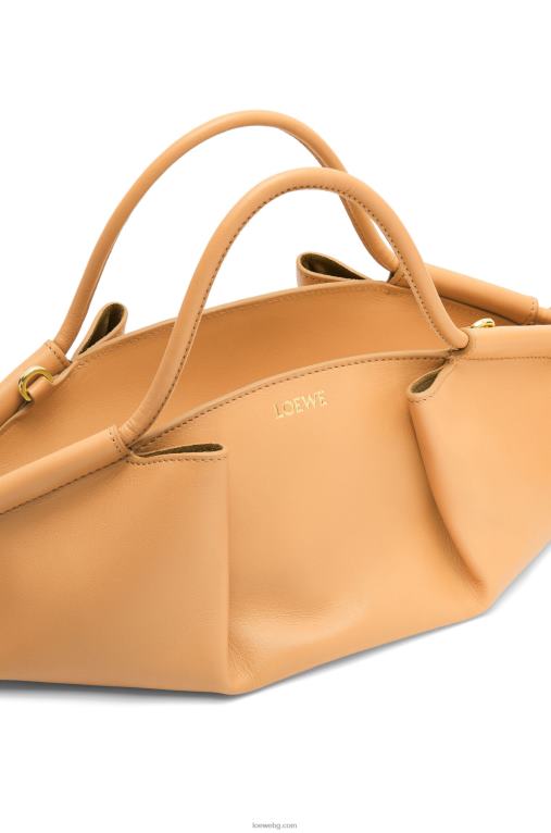 Loewe малка пасео чанта от лъскава телешка кожа напа F84B8418 Жени топла пустиня