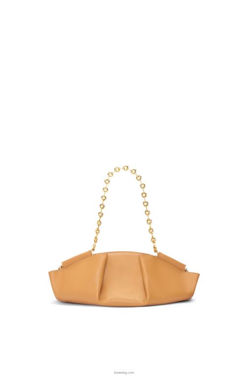Loewe малка пасео чанта от лъскава телешка кожа напа с верижка F84B8421 Жени топла пустиня