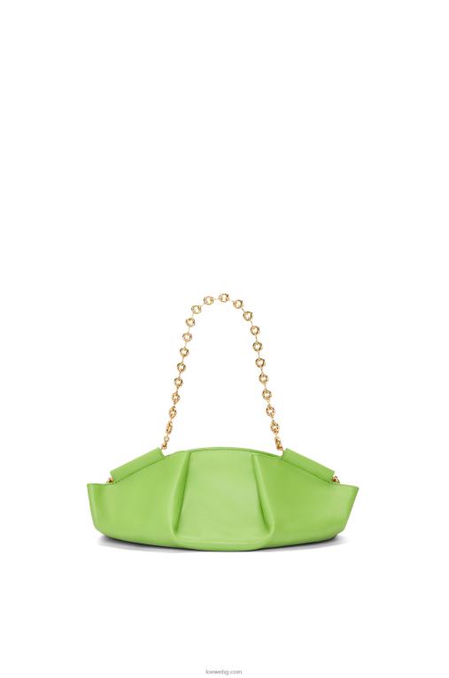 Loewe малка пасео чанта от лъскава телешка кожа напа с верижка F84B8422 Жени ябълково зелено