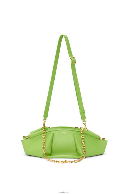 Loewe малка пасео чанта от лъскава телешка кожа напа с верижка F84B8422 Жени ябълково зелено