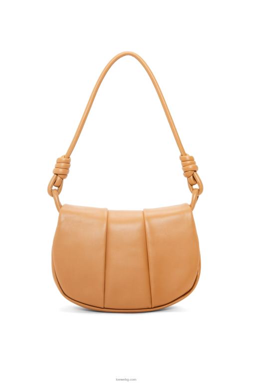 Loewe чанта paseo от лъскава телешка кожа от напа F84B8334 Жени топла пустиня