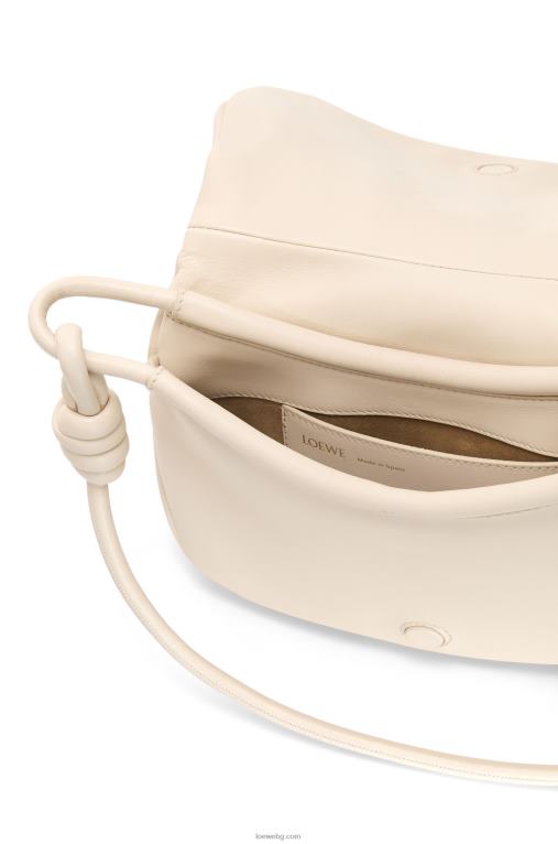 Loewe чанта paseo от лъскава телешка кожа от напа F84B8336 Жени ангора