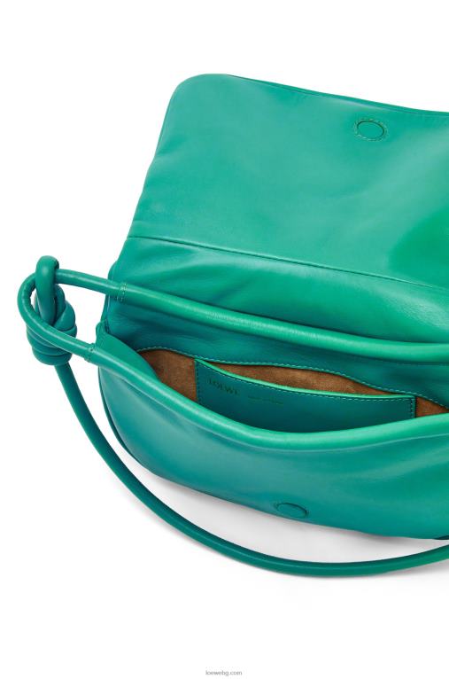 Loewe чанта paseo от лъскава телешка кожа от напа F84B8338 Жени изумрудено зелено