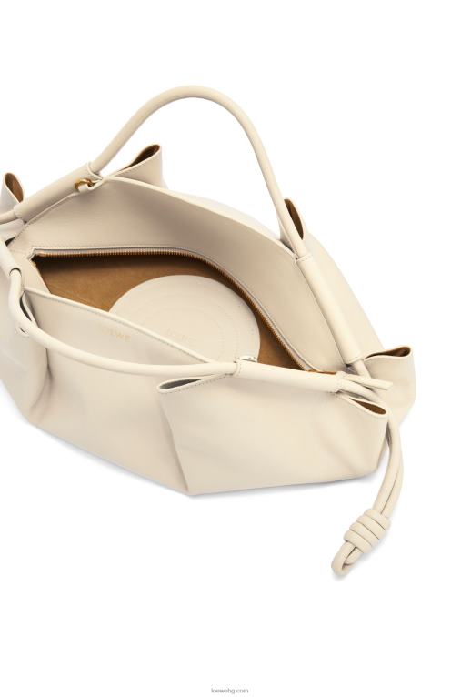 Loewe чанта paseo от лъскава телешка кожа напа F84B8346 Жени ангора