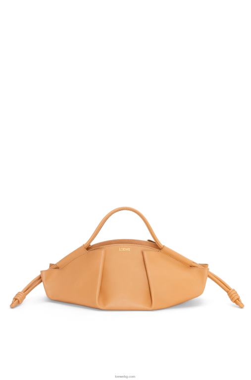 Loewe чанта paseo от лъскава телешка кожа напа F84B8417 Жени топла пустиня