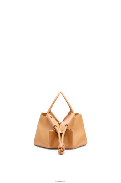 Loewe чанта paseo от лъскава телешка кожа напа F84B8417 Жени топла пустиня