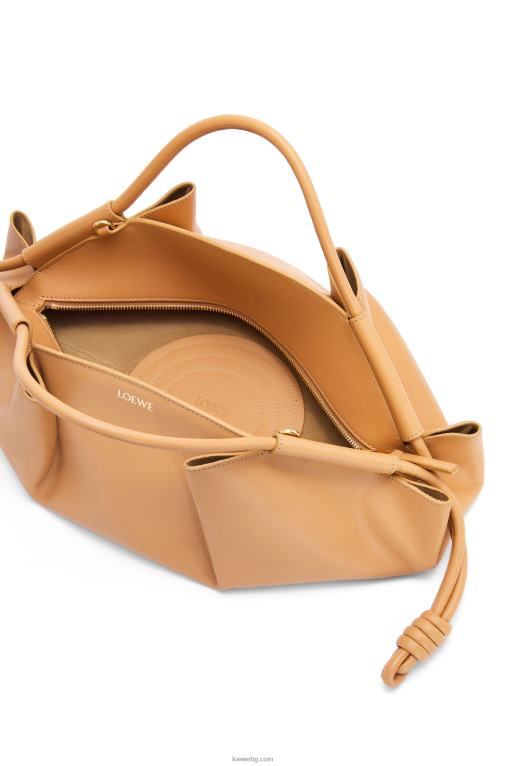 Loewe чанта paseo от лъскава телешка кожа напа F84B8417 Жени топла пустиня