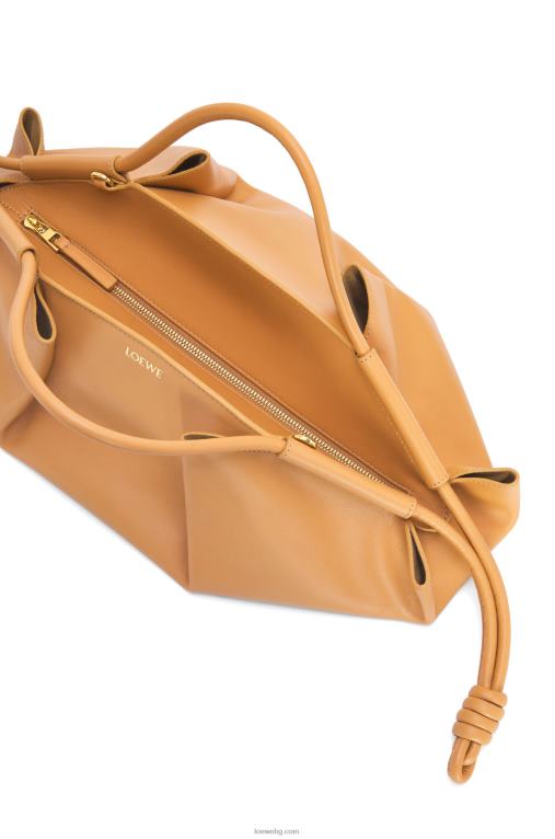 Loewe чанта paseo от лъскава телешка кожа напа F84B8417 Жени топла пустиня