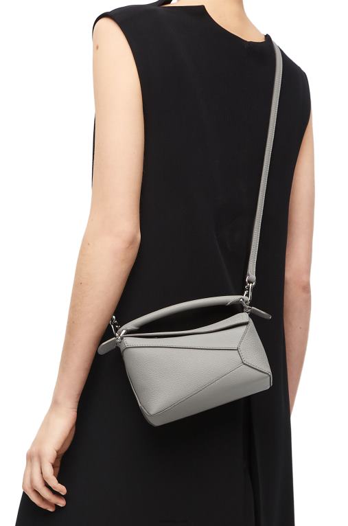 Loewe мини чанта за пъзел от мека зърнеста телешка кожа F84B8198 Жени перлено сиво