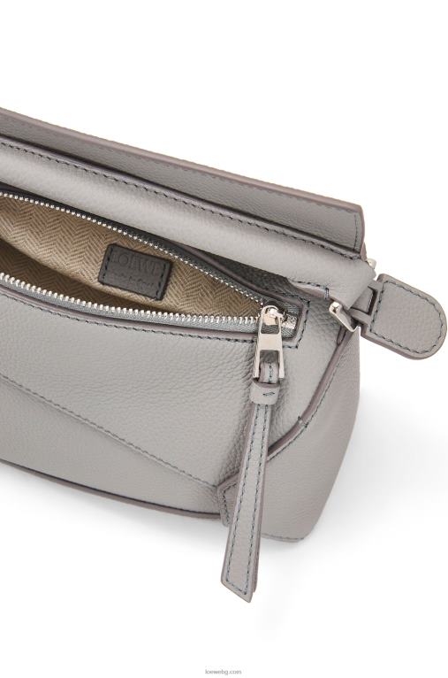 Loewe мини чанта за пъзел от мека зърнеста телешка кожа F84B8198 Жени перлено сиво