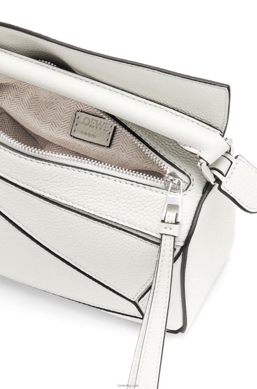 Loewe мини чанта за пъзел от мека зърнеста телешка кожа F84B8203 Жени меко бяло