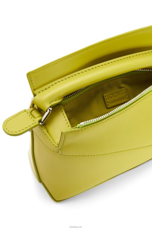 Loewe мини чанта за пъзел от сатенирана телешка кожа F84B8211 Жени лайм жълто