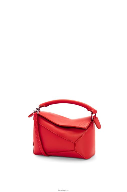 Loewe мини чанта за пъзел от сатенирана телешка кожа F84B8213 Жени червен