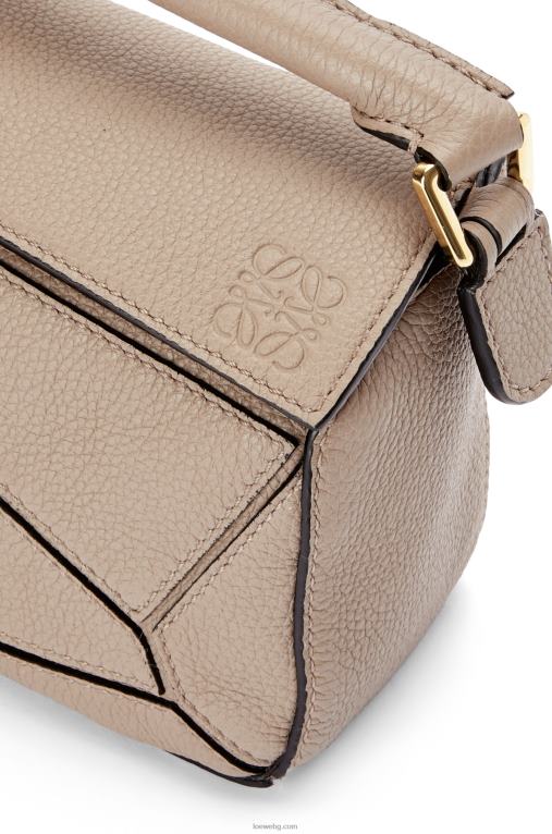 Loewe мини чанта за пъзел от мека зърнеста телешка кожа F84B8220 Жени пясък