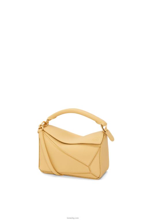 Loewe мини чанта за пъзел от мека зърнеста телешка кожа F84B8234 Жени тъмно масло