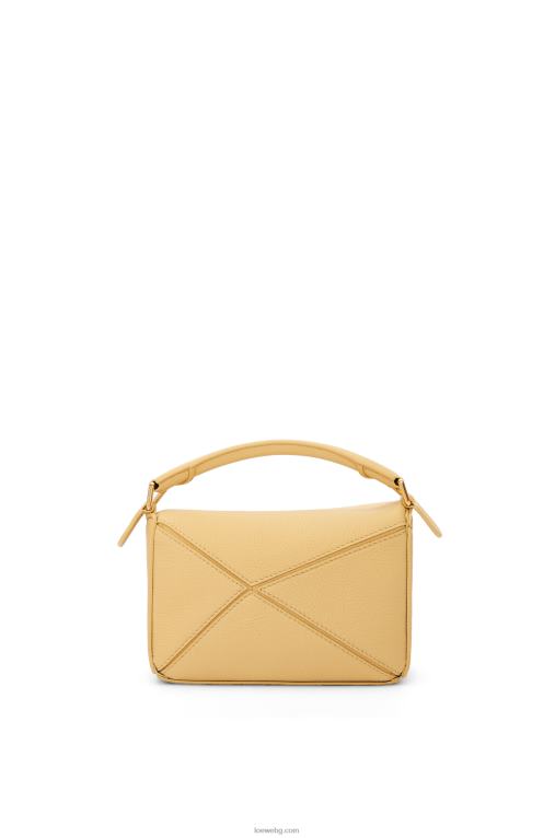 Loewe мини чанта за пъзел от мека зърнеста телешка кожа F84B8234 Жени тъмно масло