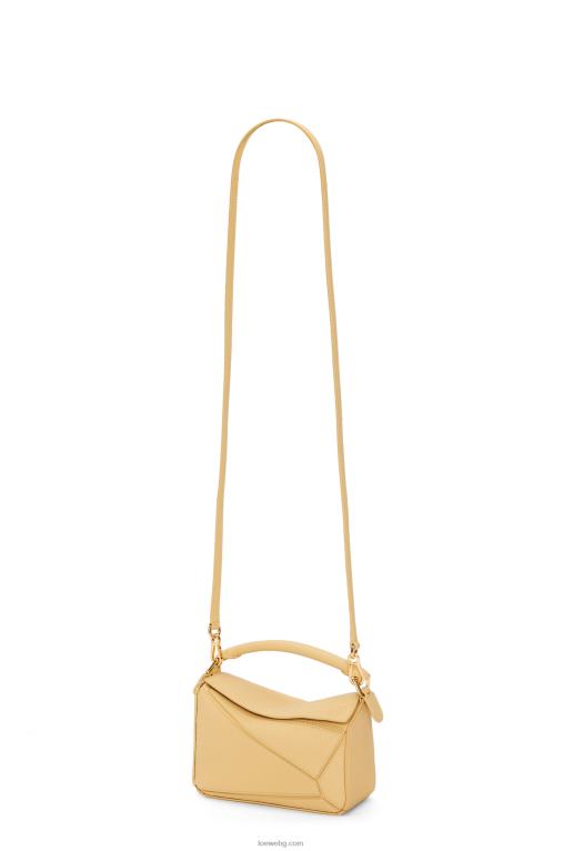 Loewe мини чанта за пъзел от мека зърнеста телешка кожа F84B8234 Жени тъмно масло