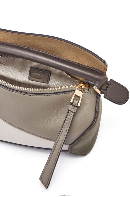 Loewe ръб на мини пъзел от телешка кожа напа F84B8253 Жени лаврово зелено/светъл овес