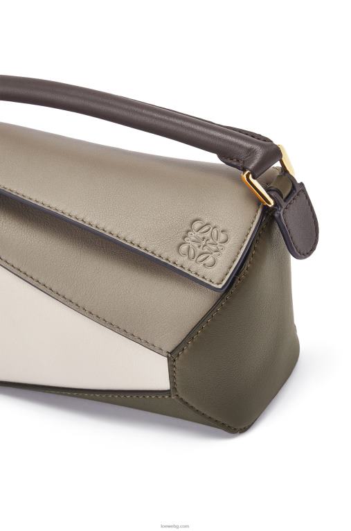 Loewe ръб на мини пъзел от телешка кожа напа F84B8253 Жени лаврово зелено/светъл овес