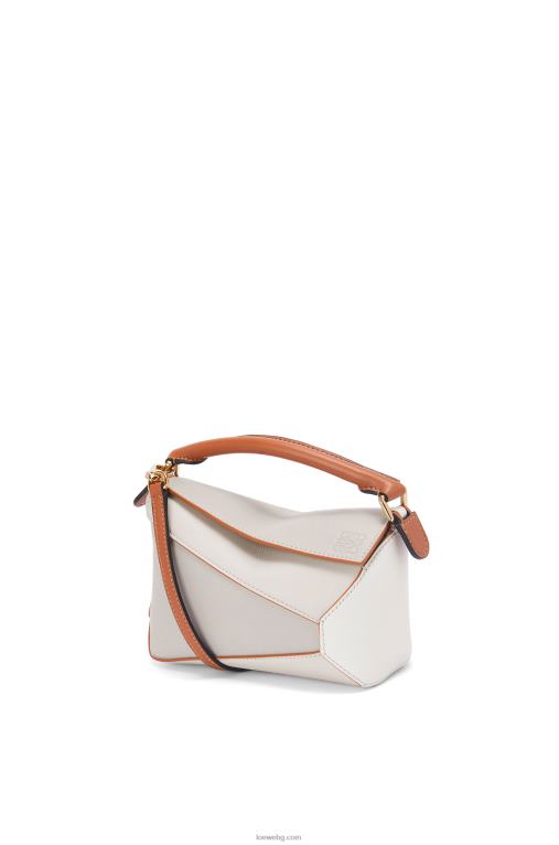 Loewe ръб на мини пъзел от телешка кожа напа F84B8258 Жени призрак/меко бяло