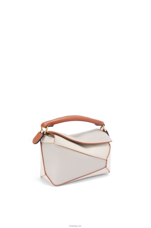 Loewe ръб на мини пъзел от телешка кожа напа F84B8258 Жени призрак/меко бяло