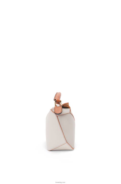 Loewe ръб на мини пъзел от телешка кожа напа F84B8258 Жени призрак/меко бяло