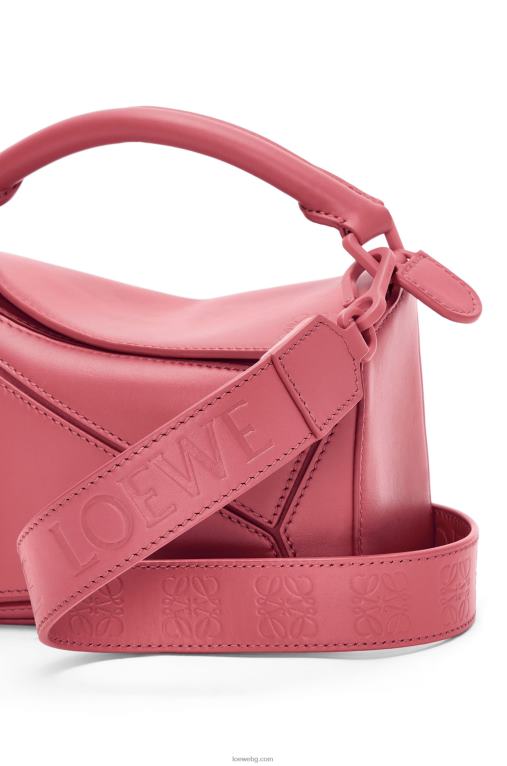 Loewe мини чанта за пъзел от сатенена телешка кожа F84B8266 Жени роза