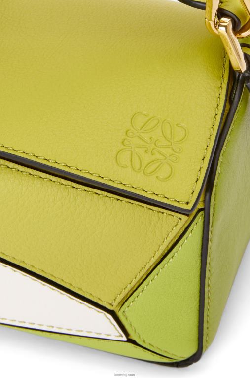 Loewe мини чанта за пъзел от класическа телешка кожа F84B8286 Жени лайм жълто/бяло