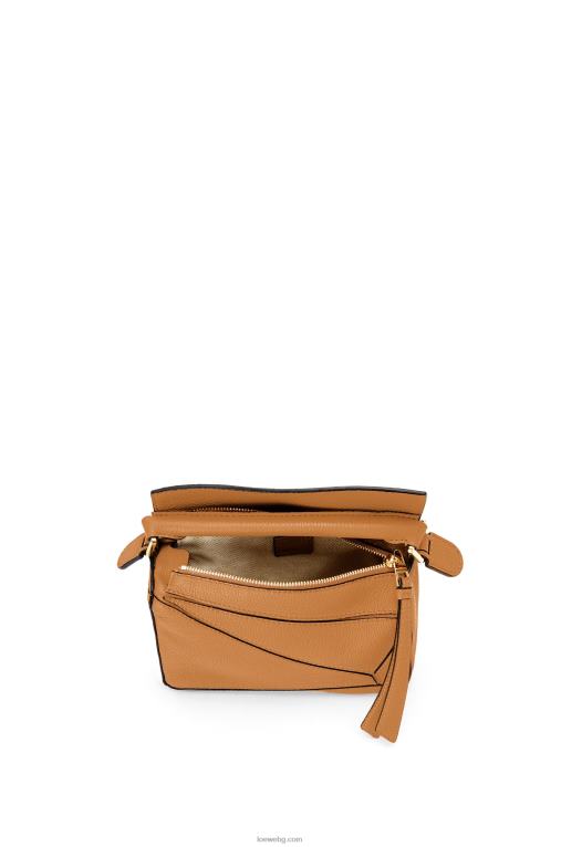 Loewe мини чанта за пъзел от мека зърнеста телешка кожа F84B8299 Жени лек карамел