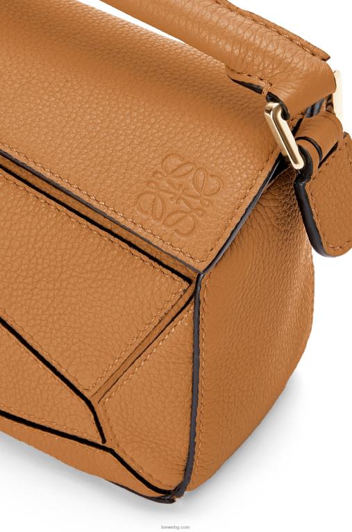 Loewe мини чанта за пъзел от мека зърнеста телешка кожа F84B8299 Жени лек карамел