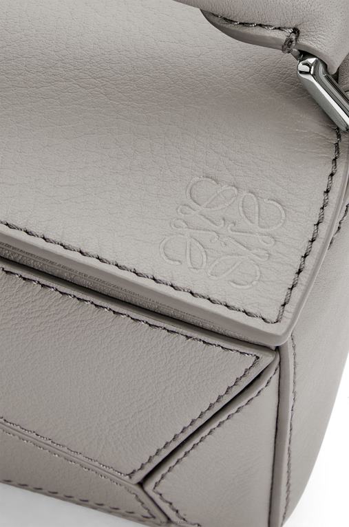 Loewe мини чанта за пъзел от класическа телешка кожа F84B8314 Жени перлено сиво