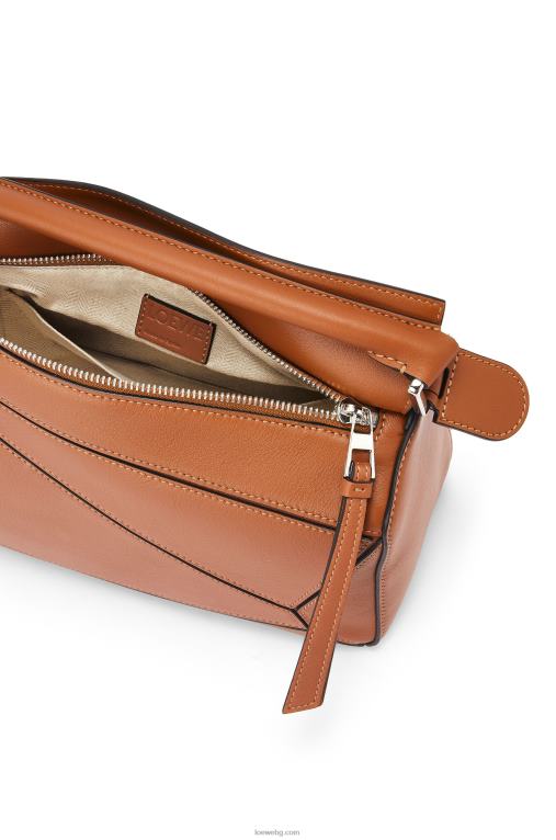 Loewe малка чанта за пъзел от класическа телешка кожа F84B8364 Жени тен