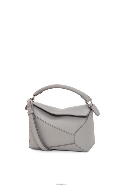 Loewe малка чанта тип пъзел от мека зърнеста телешка кожа F84B8366 Жени перлено сиво