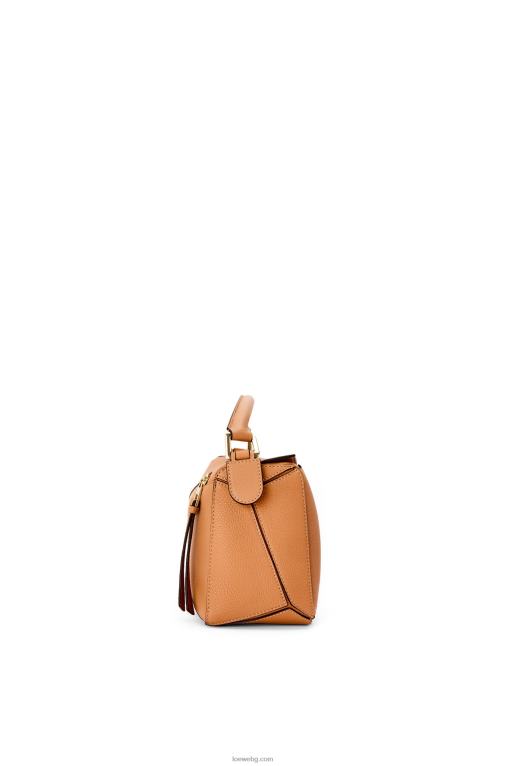 Loewe малка чанта за пъзел от мека зърнеста телешка кожа F84B8368 Жени лек карамел