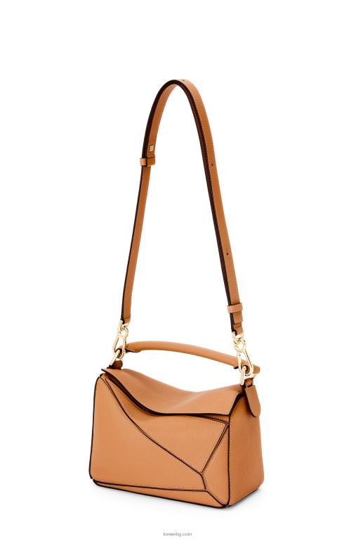 Loewe малка чанта за пъзел от мека зърнеста телешка кожа F84B8368 Жени лек карамел