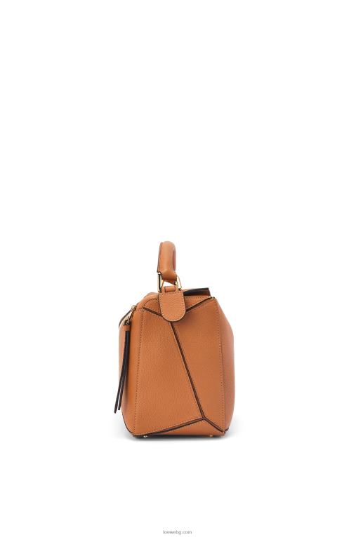 Loewe чанта за пъзел от мека зърнеста телешка кожа F84B8369 Жени лек карамел