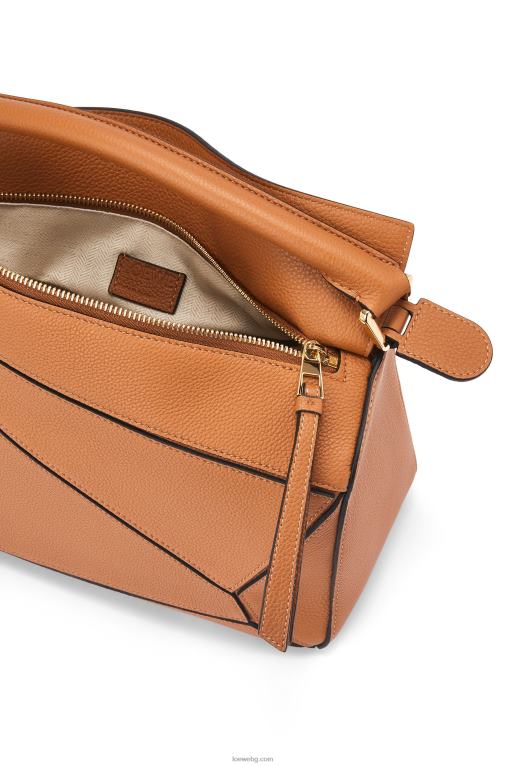 Loewe чанта за пъзел от мека зърнеста телешка кожа F84B8369 Жени лек карамел